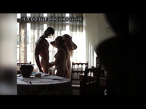 ❤️ Le amiche del sesso invitano un uomo gigante e una cosa a tre con lui ☑ Video di sesso al it.domhudognika.ru ❌