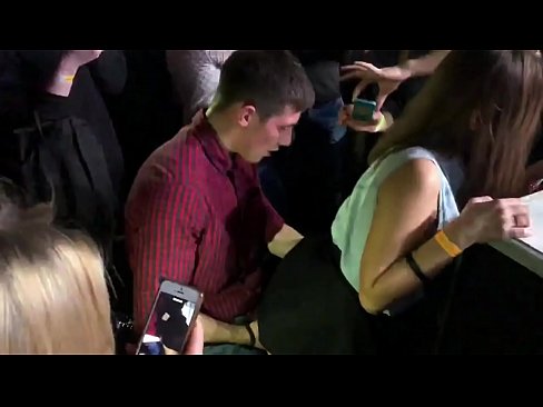 ❤️ Sesso reale in un nightclub russo. Ragazza russa di 18 anni nell'ano e nella vagina scopata in un nightclub ☑ Video di sesso al it.domhudognika.ru ❌